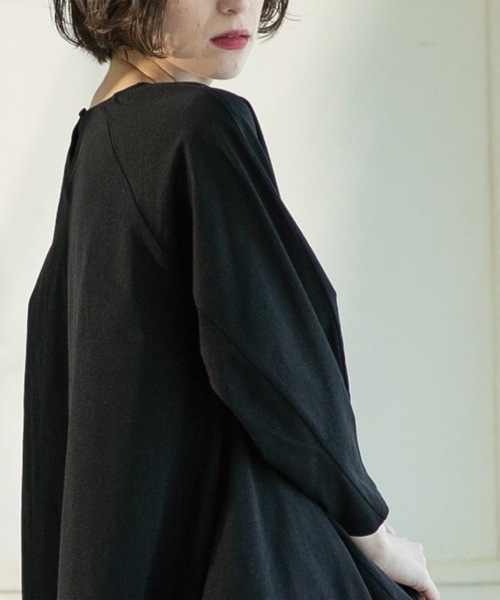 OPAQUE.CLIP（オペークドットクリップ）の「◆デザインスリーブAラインフレアチュニック【洗濯機洗い可】（チュニック・レディース・オフホワイト/ネイビー/ブラック・00）」の15枚目の写真