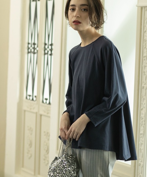 OPAQUE.CLIP（オペークドットクリップ）の「◆デザインスリーブAラインフレアチュニック【洗濯機洗い可】（チュニック・レディース・オフホワイト/ネイビー/ブラック・00）」の4枚目の写真