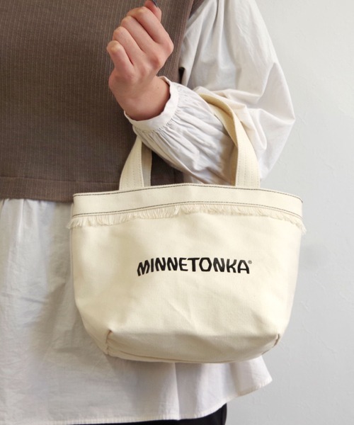Minnetonka(ミネトンカ)の「【MINNETONKA/ミネトンカ】 CANVAS BAG / キャンバスバッグ(トートバッグ・レディース・グレー/アイボリー/ブラック/ブラウン・FREE)」の2枚目の写真