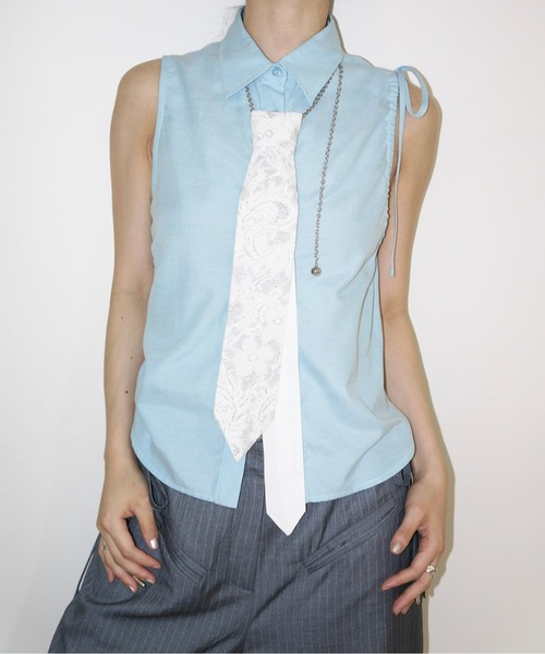 musubore(ムスボレ)の「asymmetry shirring ribbon BL / アシンメトリーリボンブラウス(シャツ/ブラウス・レディース・ブラック/ホワイト/ブルー・FREE)」の1枚目の写真