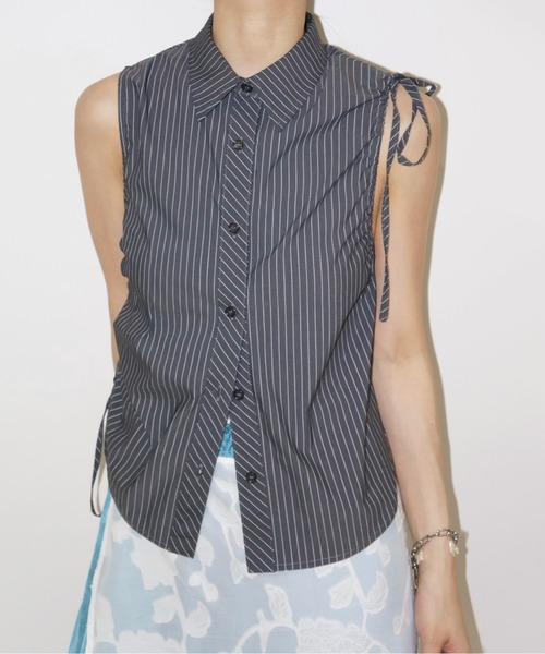 musubore(ムスボレ)の「asymmetry shirring ribbon BL / アシンメトリーリボンブラウス(シャツ/ブラウス・レディース・ブラック/ホワイト/ブルー・FREE)」の4枚目の写真