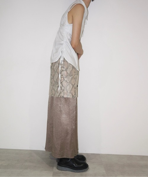 musubore(ムスボレ)の「asymmetry shirring ribbon BL / アシンメトリーリボンブラウス(シャツ/ブラウス・レディース・ブラック/ホワイト/ブルー・FREE)」の9枚目の写真