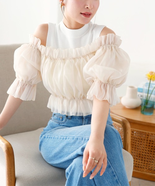 KOBE LETTUCE（コウベレタス）の「オーガンジーオフショルブラウス×ノースリーブニットトップスセット（シャツ/ブラウス・レディース・ブラック/オフホワイト・M）」の3枚目の写真