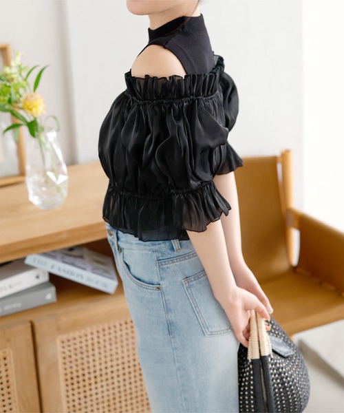 KOBE LETTUCE（コウベレタス）の「オーガンジーオフショルブラウス×ノースリーブニットトップスセット（シャツ/ブラウス・レディース・ブラック/オフホワイト・M）」の8枚目の写真