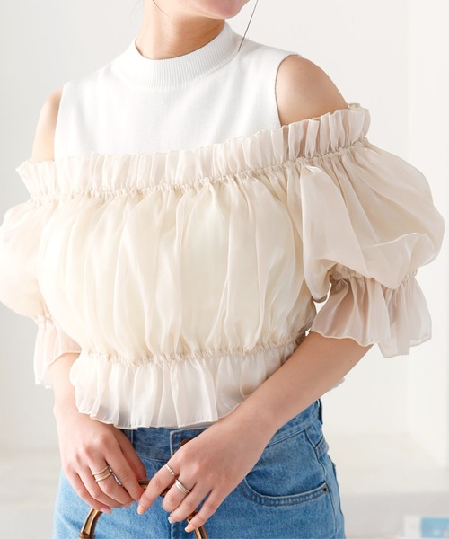 KOBE LETTUCE（コウベレタス）の「オーガンジーオフショルブラウス×ノースリーブニットトップスセット（シャツ/ブラウス・レディース・ブラック/オフホワイト・M）」の17枚目の写真