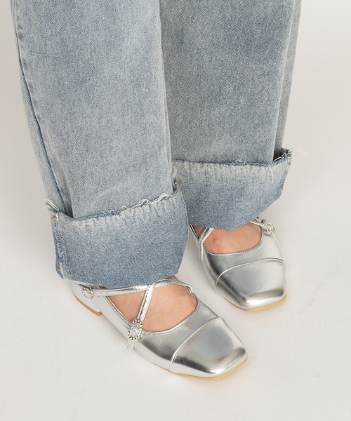 SVEC(シュベック)の「クロスストラップ ローヒール パンプス(パンプス・レディース・ブラック/シルバー/レッド・36/37/38/39/35)」の20枚目の写真