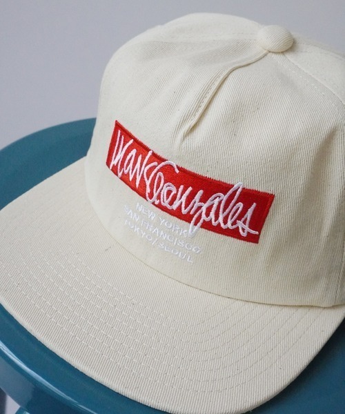 Mark Gonzales(マーク・ゴンザレス)の「刺繍 フラット キャップ / BB CAP 【(What it isNt)ART BY MARKGONZALES / (ワットイットイズント) アートバイ マークゴンザレス 】(キャップ・メンズ・H/A/F/E/D/C/G/B・FREE)」の2枚目の写真
