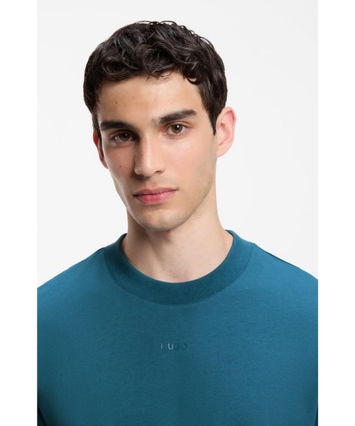 HUGO(ヒューゴ)の「HUGOロゴプリント リラックスフィット コットンTシャツ(Tシャツ/カットソー・メンズ・カーキ/ブラック/ホワイト/ライトブルー/ブルー/ダークグリーン/ライトグリーン/エンジ/ライトブラウン/インディゴブルー/グリーン・L/M/S/XL/XXL/XS)」の20枚目の写真