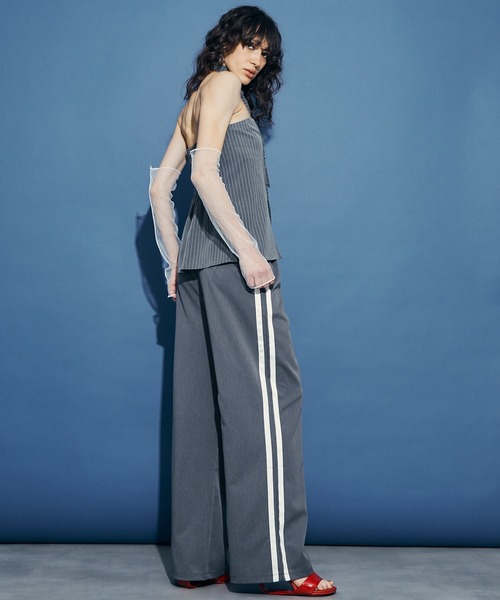 uyu.（ウユ）の「チョーカーストライプオフショルトップス【uyu./ウユ】（Tシャツ/カットソー・レディース・ネイビー/グレー・FREE）」の16枚目の写真