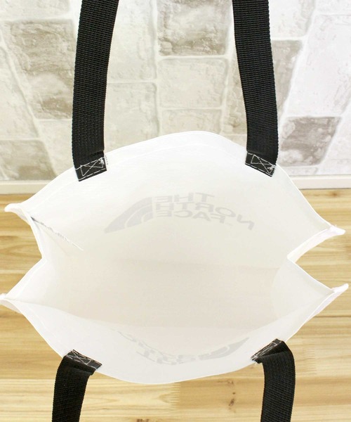 THE NORTH FACE(ザノースフェイス)の「アルポリン エコバッグ Small arpaulin Eco Bag The North Face White Label Korea Line(トートバッグ・メンズ・ホワイト/White・SMALL/S)」の9枚目の写真