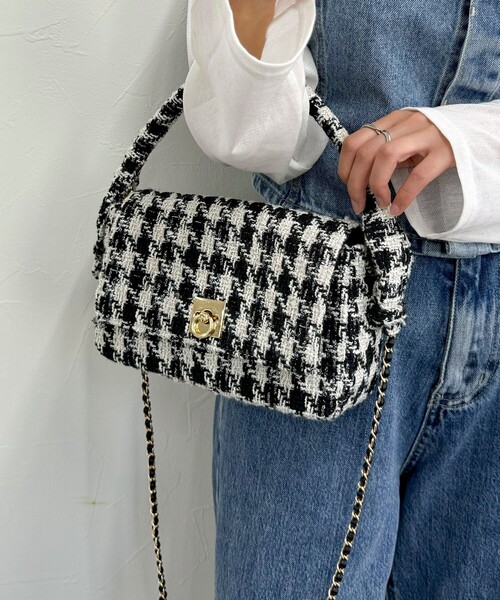 fredy emue（フレディエミュ）の「ツィードフラップバッグ（ショルダーバッグ・レディース・ホワイト系その他/ブラック系その他・FREE）」の2枚目の写真