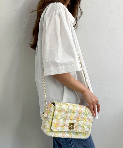 fredy emue（フレディエミュ）の「ツィードフラップバッグ（ショルダーバッグ・レディース・ホワイト系その他/ブラック系その他・FREE）」の4枚目の写真