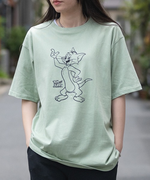 Tom＆Jerry（トムアンドジェリー）の「【40I】〔Tom & Jerry/トム & ジェリー〕イラストプリント ビックシルエット クルーネック半袖Tシャツ（Tシャツ/カットソー・メンズ・グレー系1/ベージュ系/ベージュ系2/ライトグリーン系1/パープル系1/グレー系/ベージュ系1/ライトグリーン系/パープル系/パープル系2/ライトグリーン系2/ホワイト系/ホワイト系1/ホワイト系2/グレー系2/ブラウン系/ブラウン系1/ブラウン系2・MEDIUM/LARGE/X-LARGE）」の14枚目の写真