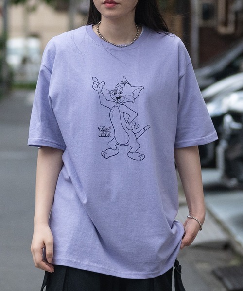Tom＆Jerry（トムアンドジェリー）の「【40I】〔Tom & Jerry/トム & ジェリー〕イラストプリント ビックシルエット クルーネック半袖Tシャツ（Tシャツ/カットソー・メンズ・グレー系1/ベージュ系/ベージュ系2/ライトグリーン系1/パープル系1/グレー系/ベージュ系1/ライトグリーン系/パープル系/パープル系2/ライトグリーン系2/ホワイト系/ホワイト系1/ホワイト系2/グレー系2/ブラウン系/ブラウン系1/ブラウン系2・MEDIUM/LARGE/X-LARGE）」の17枚目の写真