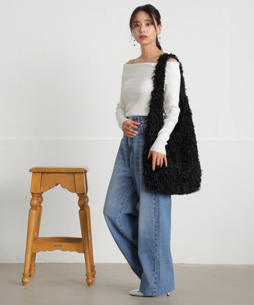 ALTROSE(アルトローズ)の「もこもこ シャギー トートバッグ A4 ムック(トートバッグ・レディース・ブラック/グレー/パープル・FREE)」の7枚目の写真