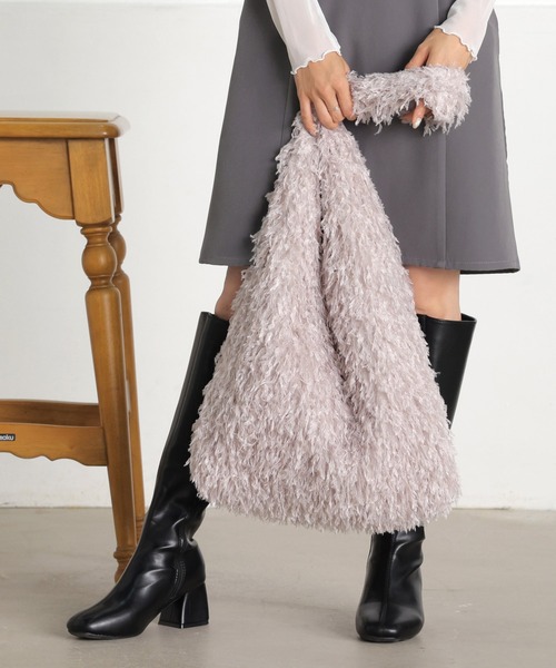 ALTROSE(アルトローズ)の「もこもこ シャギー トートバッグ A4 ムック(トートバッグ・レディース・ブラック/グレー/パープル・FREE)」の14枚目の写真