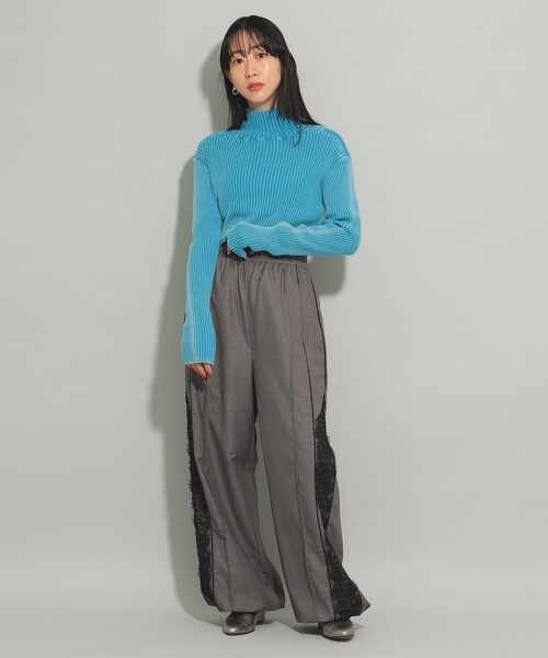 Ray BEAMS(レイビームス)の「セパレート リブ ハイネック ニット(ニット/セーター・レディース・ロイヤルブルー/ブラック・ONE SIZE)」の6枚目の写真