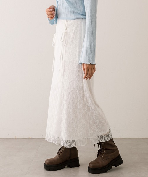 OLIVE des OLIVE（オリーブデオリーブ）の「レースアップバイアススカート（スカート・レディース・オフホワイト/ブラウン/ネイビー・FREE）」の5枚目の写真