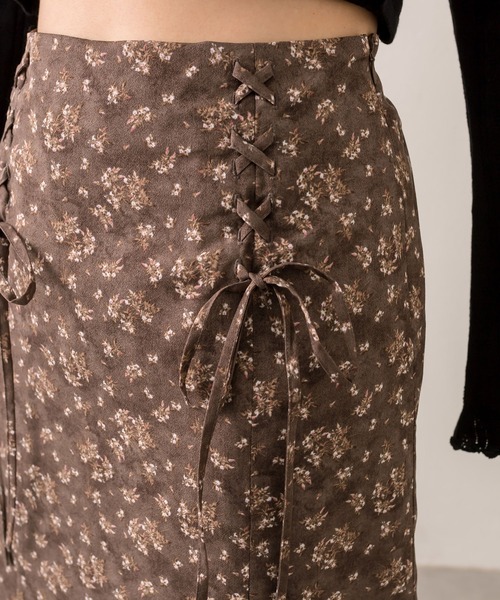 OLIVE des OLIVE（オリーブデオリーブ）の「レースアップバイアススカート（スカート・レディース・オフホワイト/ブラウン/ネイビー・FREE）」の15枚目の写真