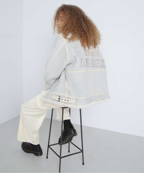 AVIREX（アヴィレックス）の「《直営店限定》TYPE B-3 USAAF（ムートンコート・レディース・グレー・F）」の4枚目の写真