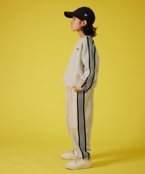 PAIRMANON STREET(ペアマノンストリート)の「【PAIRMANON STREET】裏起毛 サイドライン 胸刺繍 長袖 スウェット セットアップ(セットアップ・キッズ・ブラック/グレー/ブラウン/グリーン・100/110/120/130/140/150/160/90)」の19枚目の写真