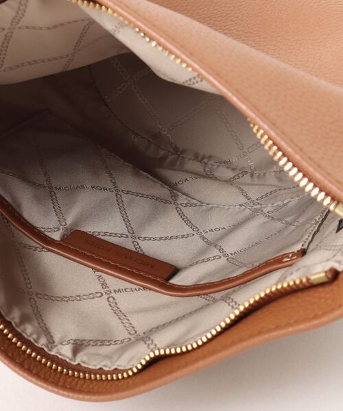 MICHAEL KORS（マイケルコース）の「TOWNSEND トップジップ バケットクロスボディ ミディアム（ショルダーバッグ・レディース・ブラウン系・FREE）」の4枚目の写真