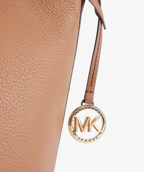 MICHAEL KORS（マイケルコース）の「TOWNSEND トップジップ バケットクロスボディ ミディアム（ショルダーバッグ・レディース・ブラウン系・FREE）」の15枚目の写真