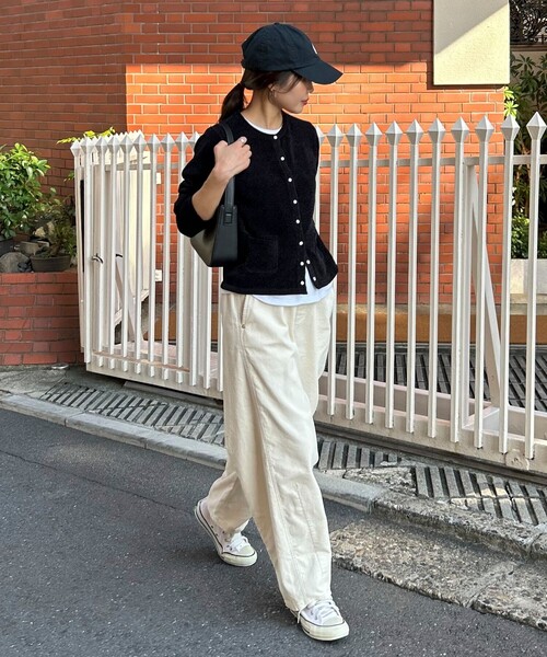 fredy emue（フレディエミュ）の「コーデュロイ イージーカーブパンツ（その他パンツ・レディース・オフホワイト/チャコールグレー・36/38）」の12枚目の写真