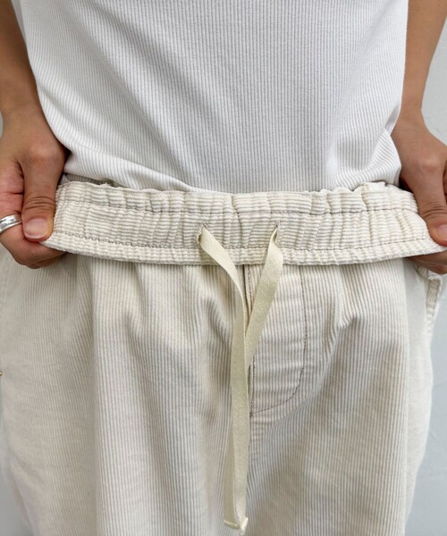 fredy emue（フレディエミュ）の「コーデュロイ イージーカーブパンツ（その他パンツ・レディース・オフホワイト/チャコールグレー・36/38）」の3枚目の写真