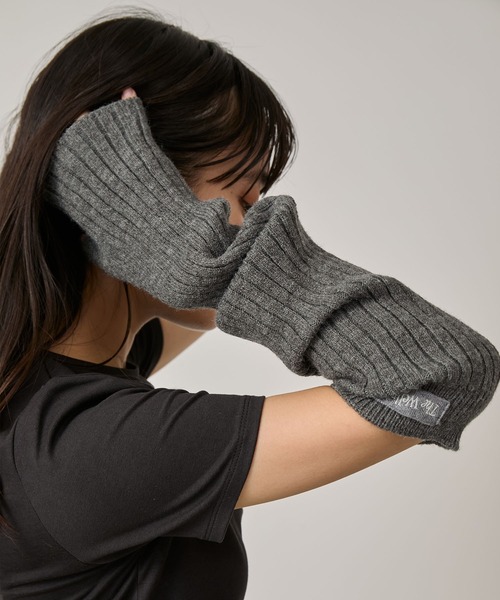 NERGY（ナージー）の「ソフトニットアームウォーマー（手袋・レディース・グレー/オフホワイト・FREE）」の7枚目の写真