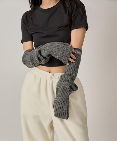 NERGY（ナージー）の「ソフトニットアームウォーマー（手袋・レディース・グレー/オフホワイト・FREE）」の9枚目の写真