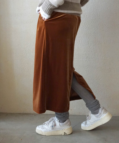 JOURNAL STANDARD LUXE（ジャーナルスタンダード　ラックス）の「LOOSE RIB オーバーニーSOCKS（ソックス/靴下・レディース・ベージュ/ブラウン/チャコールグレー/グレー/ブラック・FREE）」の8枚目の写真