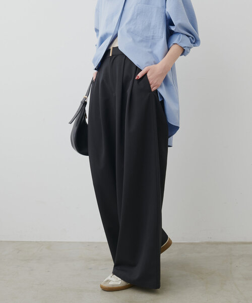 natural couture(ナチュラルクチュール)の「osonoゴールドバー付きタックワイドパンツ(その他パンツ・レディース・モカ/ブラック/グレイッシュベージュ・MEDIUM/LARGE)」の7枚目の写真