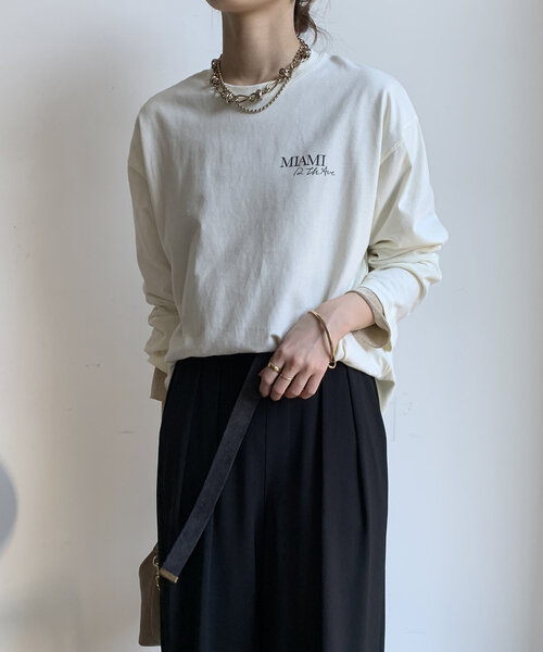 DouDou(ドゥドゥ)の「【WEB限定】バックロゴTEE(Tシャツ/カットソー・レディース・グレイッシュベージュ/グリーン/オフホワイト・FREE)」の9枚目の写真