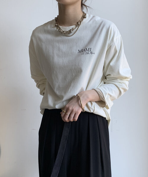 DouDou(ドゥドゥ)の「【WEB限定】バックロゴTEE(Tシャツ/カットソー・レディース・グレイッシュベージュ/グリーン/オフホワイト・FREE)」の10枚目の写真