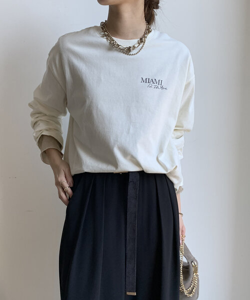 DouDou(ドゥドゥ)の「【WEB限定】バックロゴTEE(Tシャツ/カットソー・レディース・グレイッシュベージュ/グリーン/オフホワイト・FREE)」の11枚目の写真