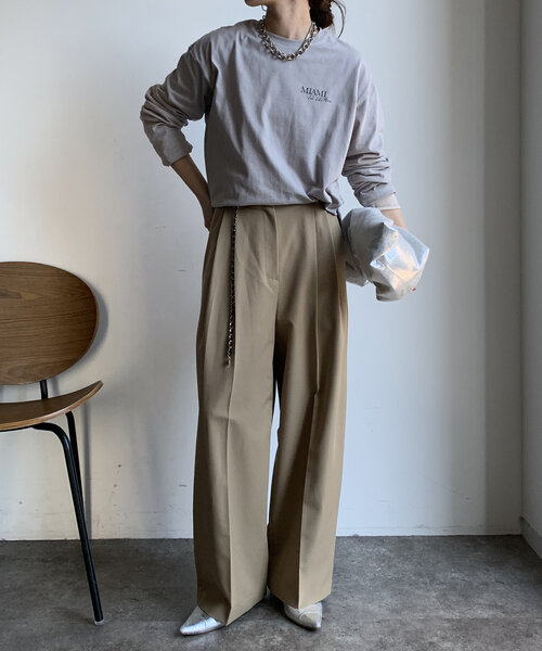DouDou(ドゥドゥ)の「【WEB限定】バックロゴTEE(Tシャツ/カットソー・レディース・グレイッシュベージュ/グリーン/オフホワイト・FREE)」の14枚目の写真
