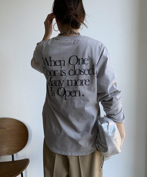 DouDou(ドゥドゥ)の「【WEB限定】バックロゴTEE(Tシャツ/カットソー・レディース・グレイッシュベージュ/グリーン/オフホワイト・FREE)」の18枚目の写真