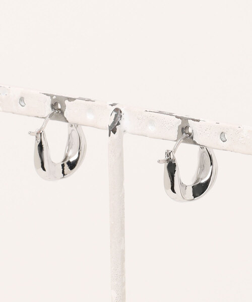 mysty woman(ミスティウーマン)の「プチフープピアス 322956(ピアス(両耳用)・レディース・ゴールド/シルバー・FREE)」の3枚目の写真