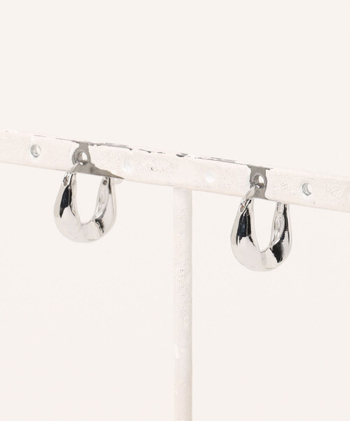 mysty woman(ミスティウーマン)の「プチフープピアス 322956(ピアス(両耳用)・レディース・ゴールド/シルバー・FREE)」の8枚目の写真