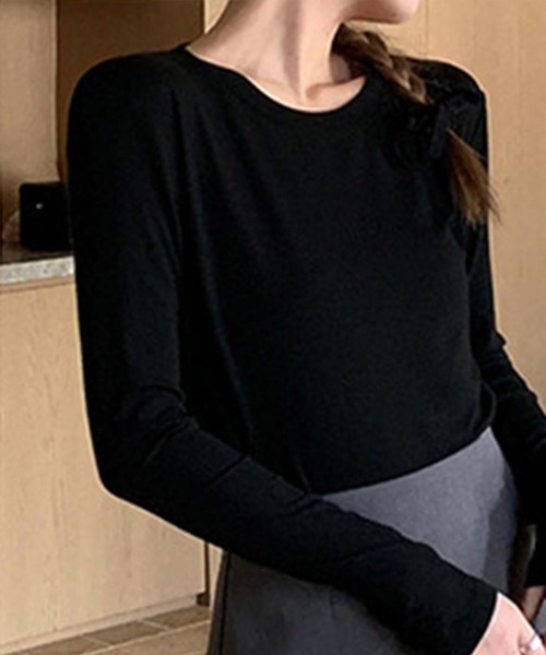 Jasmine Grandiflorum(ジャスミングランディフローラム)の「【Jasmine】長袖Tシャツインナートップス(Tシャツ/カットソー・レディース・ブラック/ダークグレー/イエロー/ホワイト/ライトグレー/ライトグリーン/ピンク・FREE)」の3枚目の写真