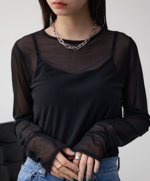 AZUL by moussy(アズールバイマウジー)の「バックスリットシアーロングトップス(Tシャツ/カットソー・レディース・ピンク/ライトグレー/アイボリー/ブラック・FREE)」の3枚目の写真
