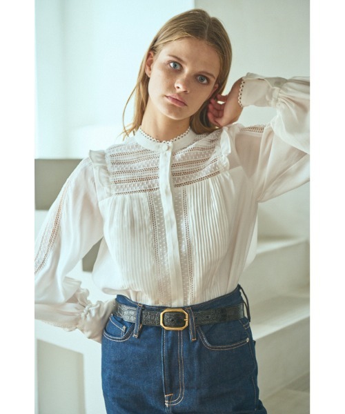 Estella.K(エステラケー)の「Alila Blouse スタンドボーダーレースBL(シャツ/ブラウス・レディース・ベージュ系/ホワイト/ブラック・FREE)」の4枚目の写真