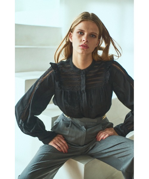 Estella.K(エステラケー)の「Alila Blouse スタンドボーダーレースBL(シャツ/ブラウス・レディース・ベージュ系/ホワイト/ブラック・FREE)」の16枚目の写真