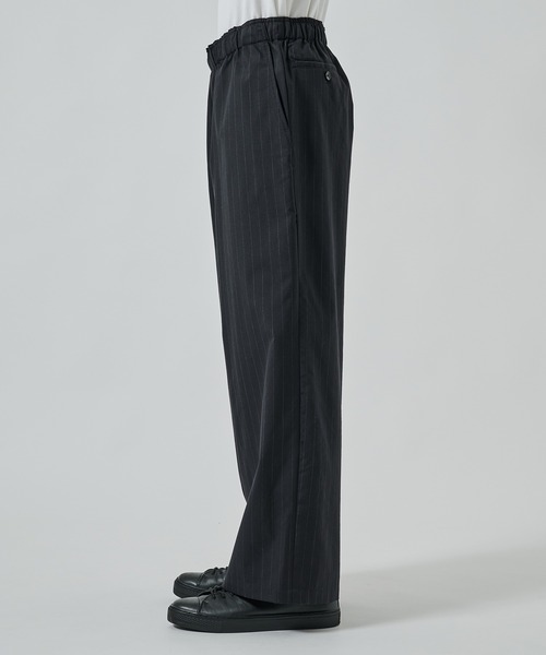 markaware（マーカウェア）の「WIDE LEG EASY PANTS（スラックス・メンズ・ブラック/ネイビー・2/1）」の6枚目の写真