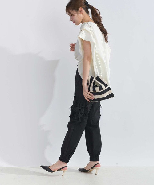 PICCIN(ピッチン)の「ポケットフリルカーゴパンツ(カーゴパンツ・レディース・ブラック/ベージュ・M)」の7枚目の写真