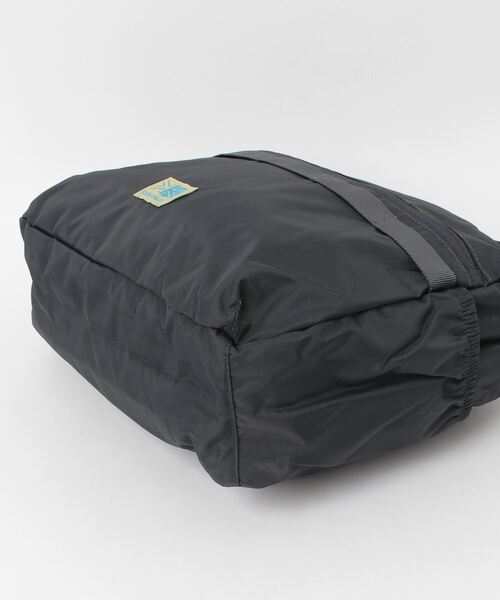 karrimor（カリマー）の「VT shoulder R（ショルダーバッグ・メンズ・ブラック/ネイビー/アイボリー/チャコールグレー/グリーン/ブルー系その他・FREE）」の15枚目の写真