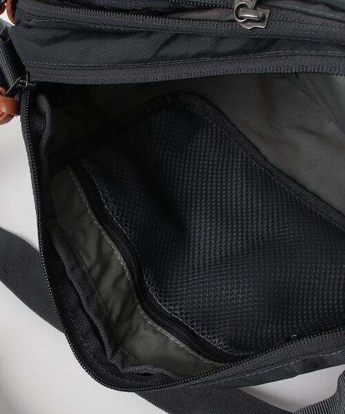 karrimor（カリマー）の「VT shoulder R（ショルダーバッグ・メンズ・ブラック/ネイビー/アイボリー/チャコールグレー/グリーン/ブルー系その他・FREE）」の14枚目の写真