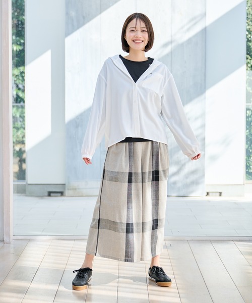 Arnold Palmer（アーノルドパーマー）の「ランダム シワ加工 シャツパーカー（シャツ/ブラウス・レディース・ホワイト/ライトブルー/ネイビー・L/M/S）」の19枚目の写真