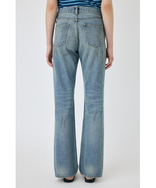 MOUSSY(マウジー)の「BRUSHED STRAIGHT FLARE(デニムパンツ・レディース・ライトブルー・0/1/2)」の6枚目の写真